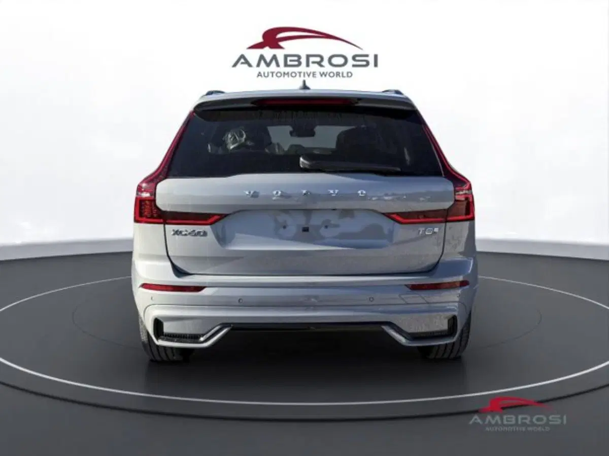 Volvo XC60 nuova a Perugia (8)
