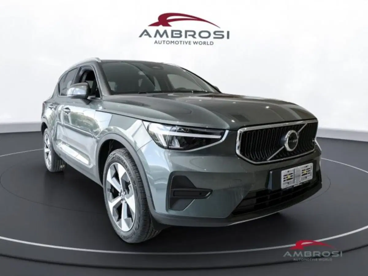 Volvo XC40 nuova a Perugia (2)