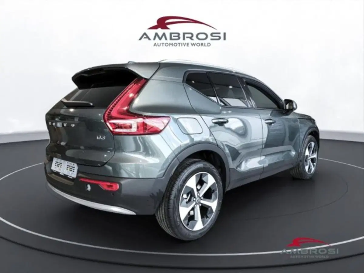 Volvo XC40 nuova a Perugia (3)