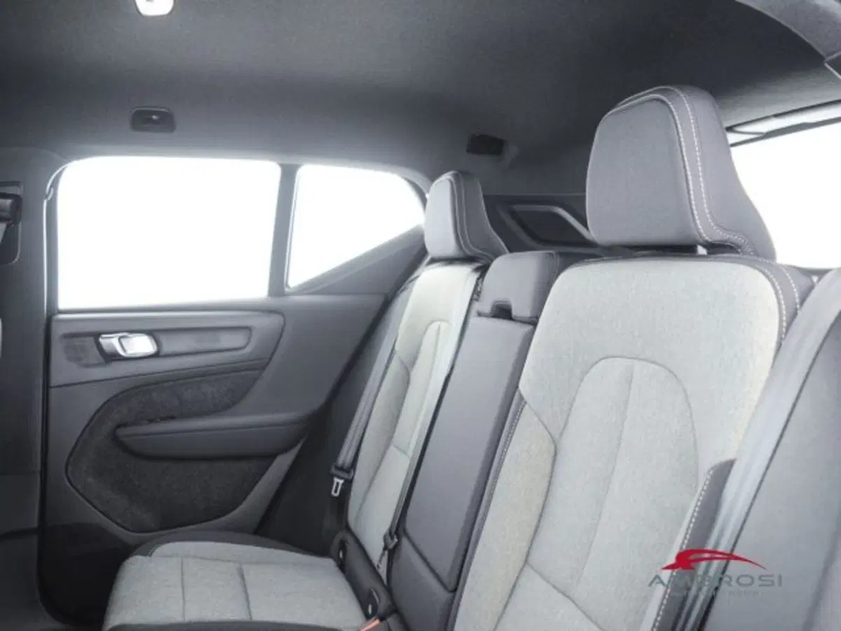 Volvo XC40 nuova a Perugia (9)