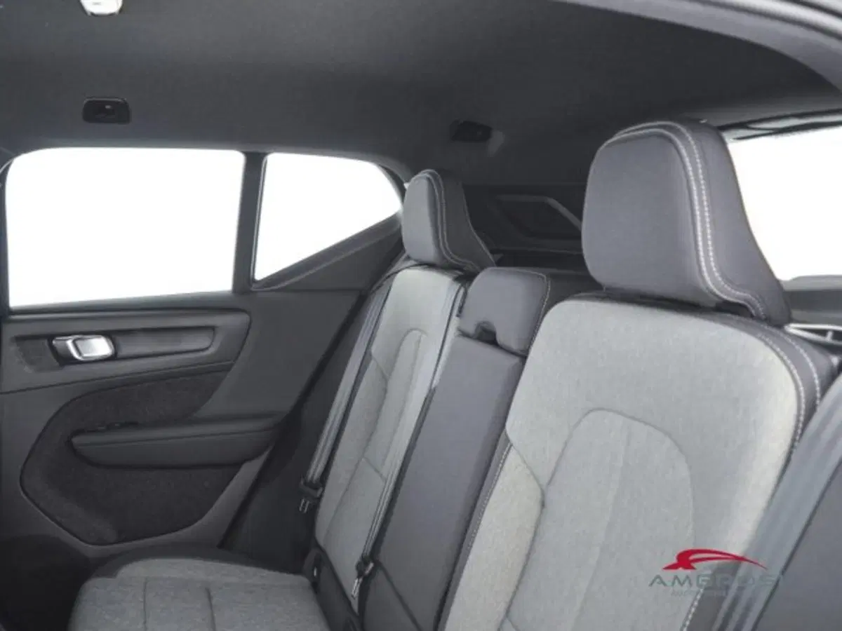 Volvo XC40 nuova a Perugia (9)