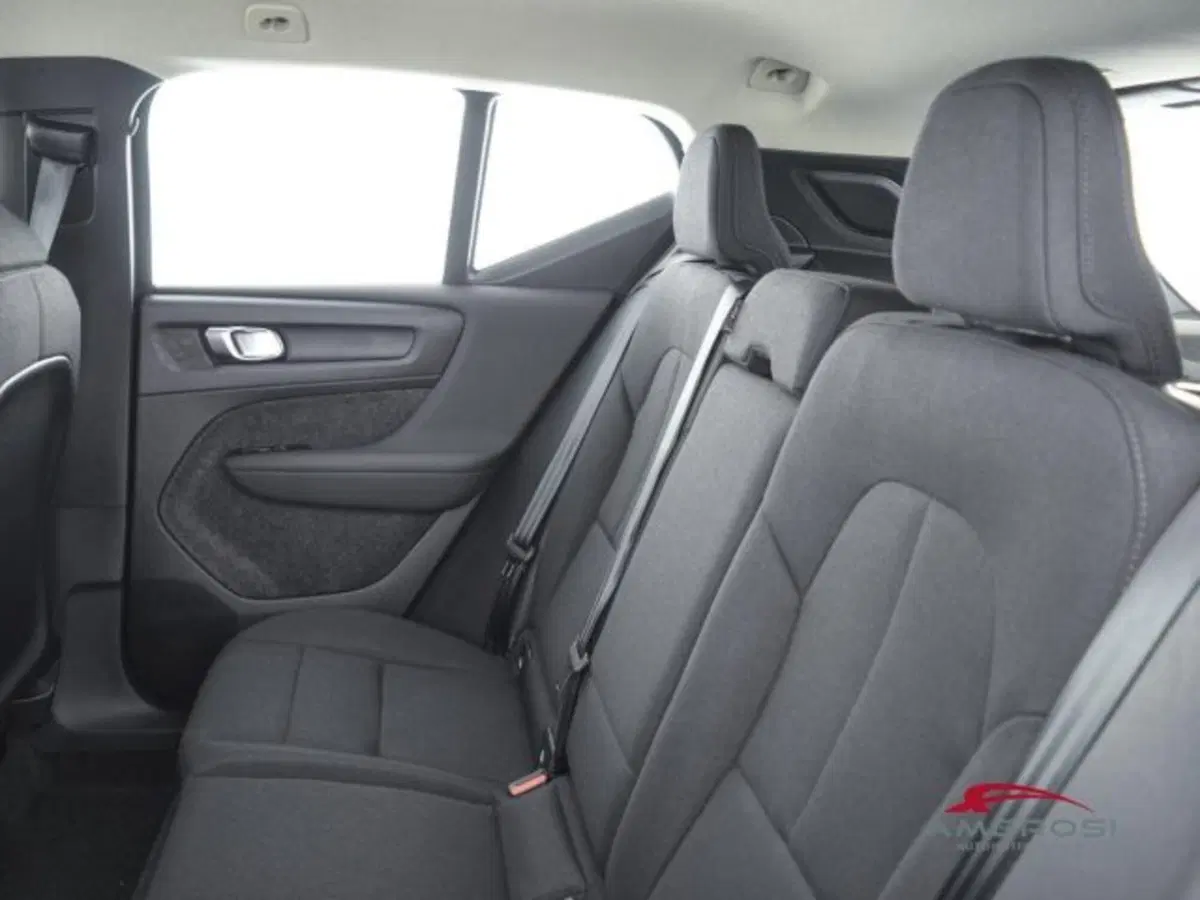 Volvo XC40 nuova a Perugia (9)