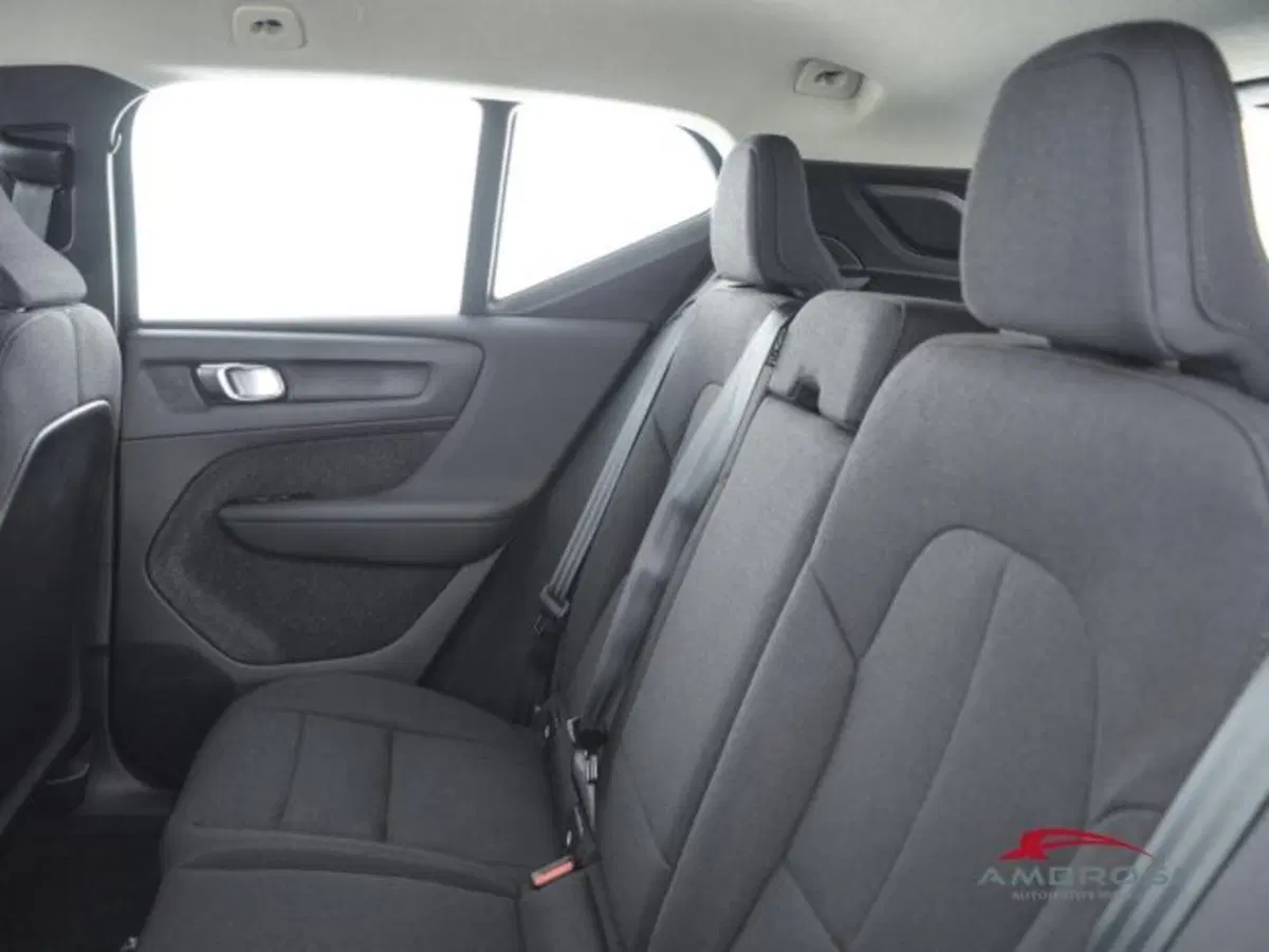 Volvo XC40 nuova a Perugia (9)