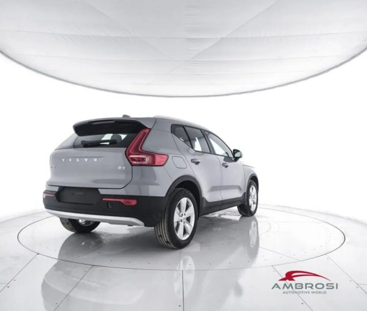 Volvo XC40 nuova a Perugia (3)