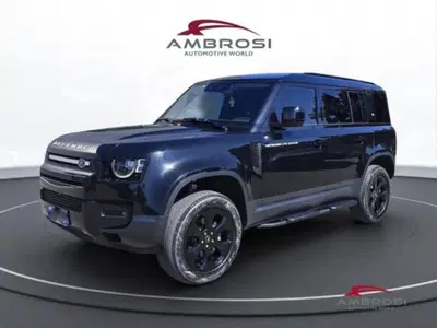 Land Rover Defender 110 3.0d i6 mhev X-Dynamic SE awd 200cv auto del 2024 usata a Corciano