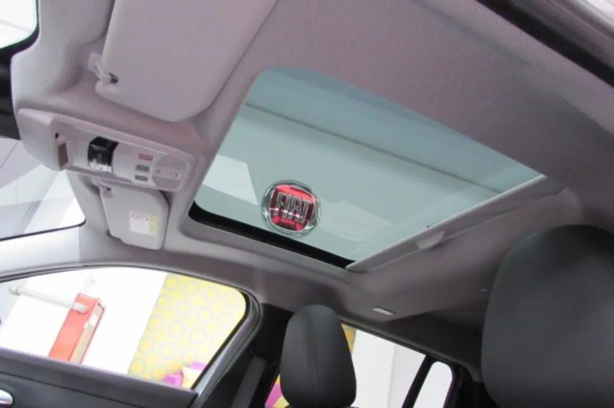 Jeep Avenger nuova a Milano (8)
