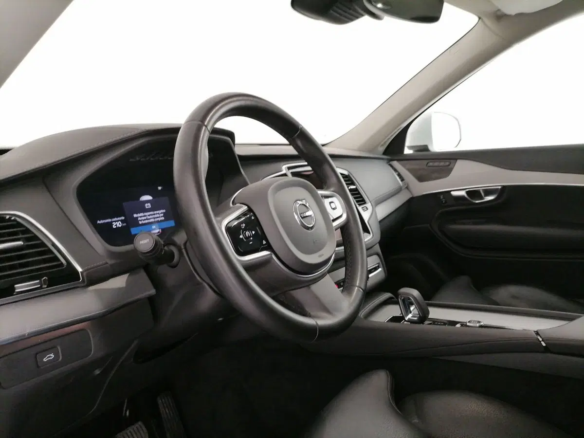 Volvo XC90 usata a Roma (12)