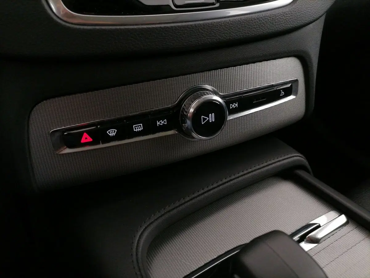 Volvo XC90 usata a Roma (15)