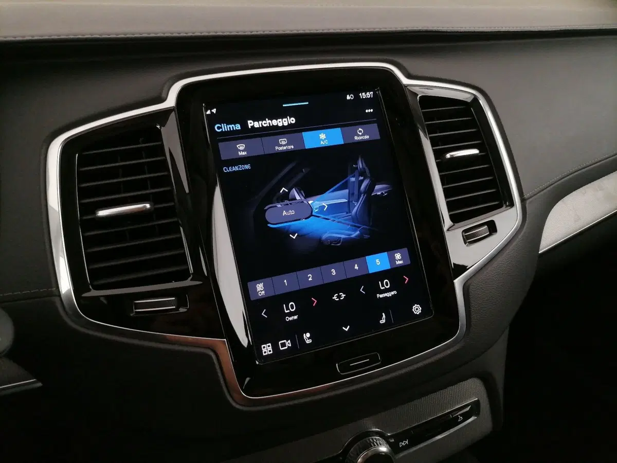 Volvo XC90 usata a Roma (16)