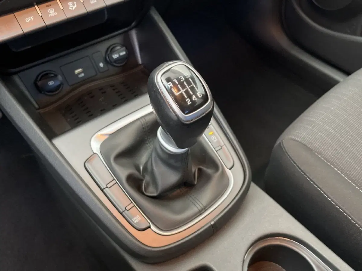 Hyundai Kona usata a Torino (14)