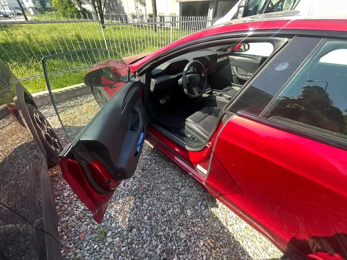 Tesla Model S usata a Salerno (14)