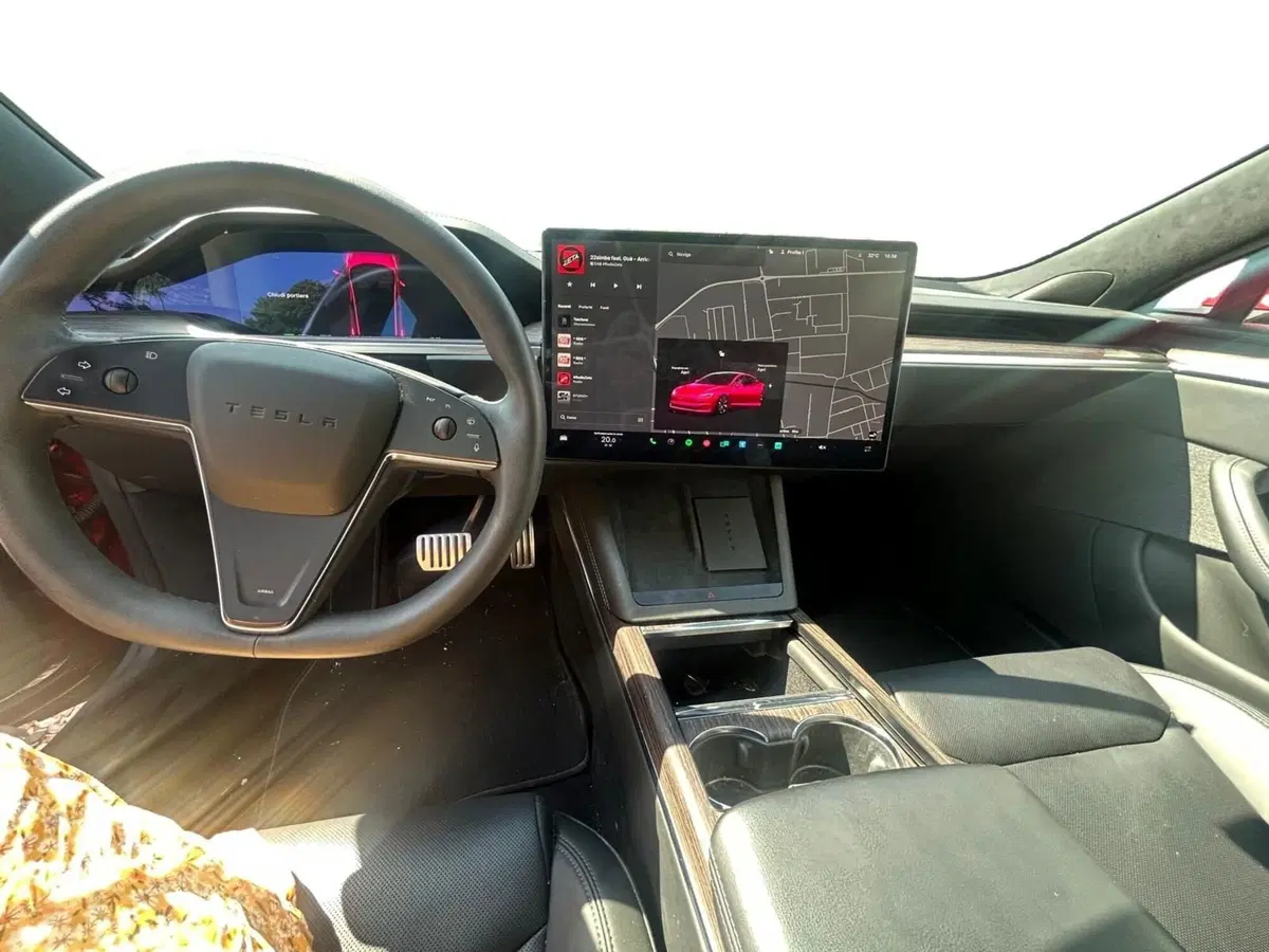 Tesla Model S usata a Salerno (5)