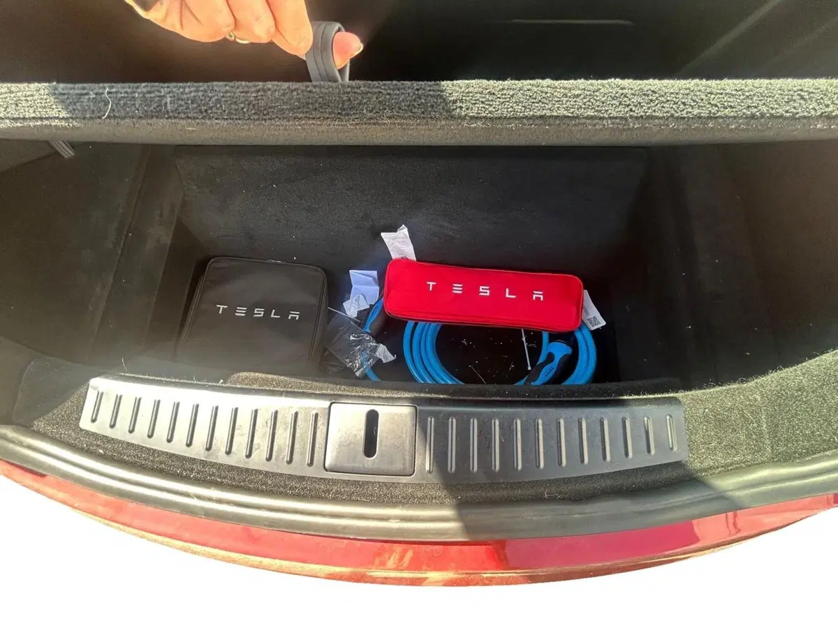 Tesla Model S usata a Salerno (7)