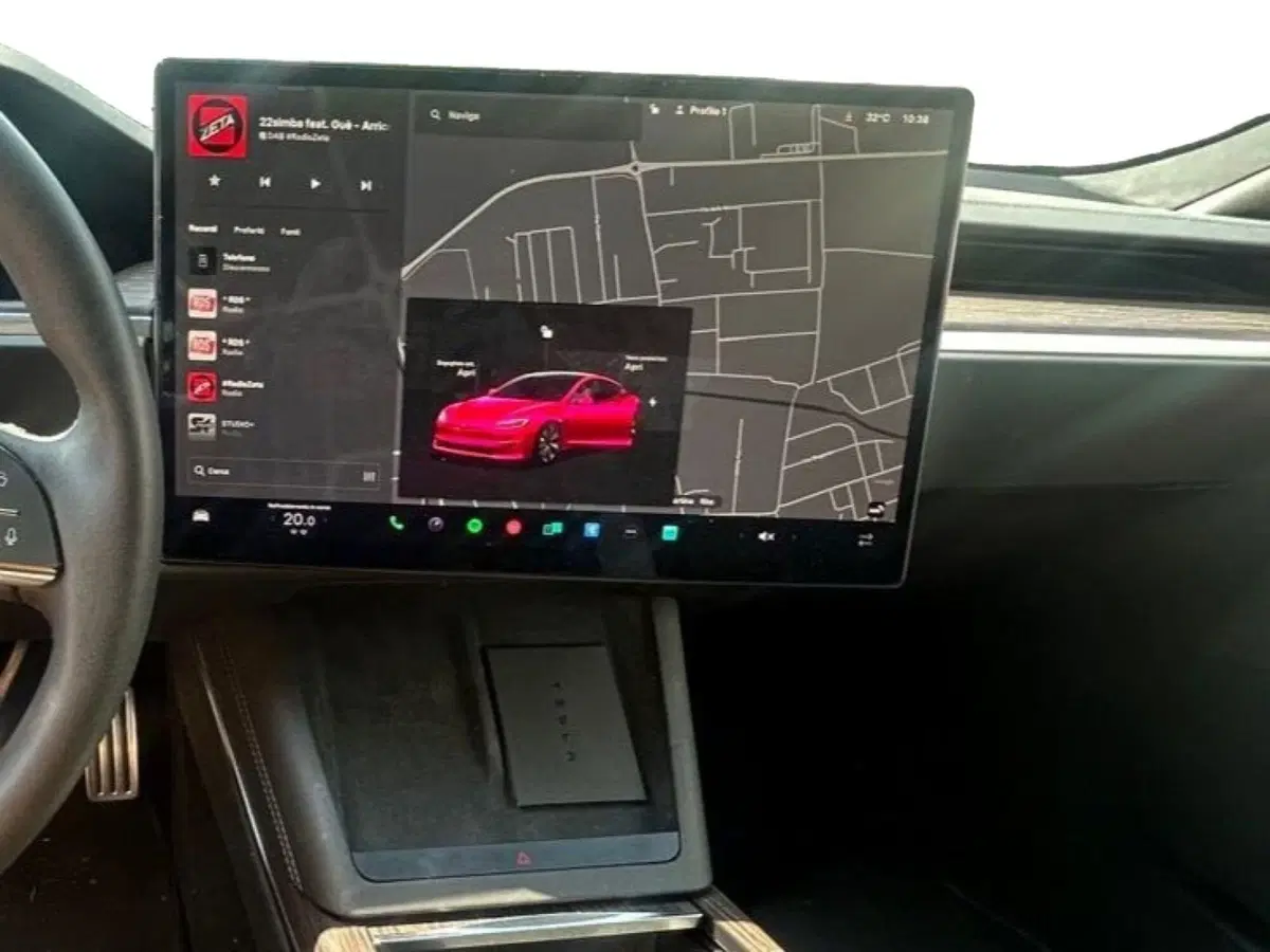 Tesla Model S usata a Salerno (8)