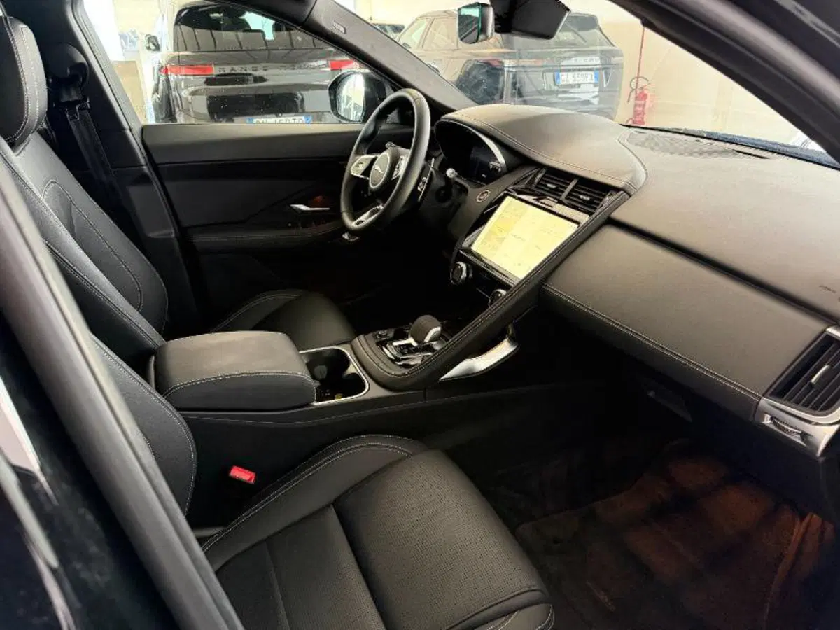 Jaguar E-Pace usata a Venezia (15)