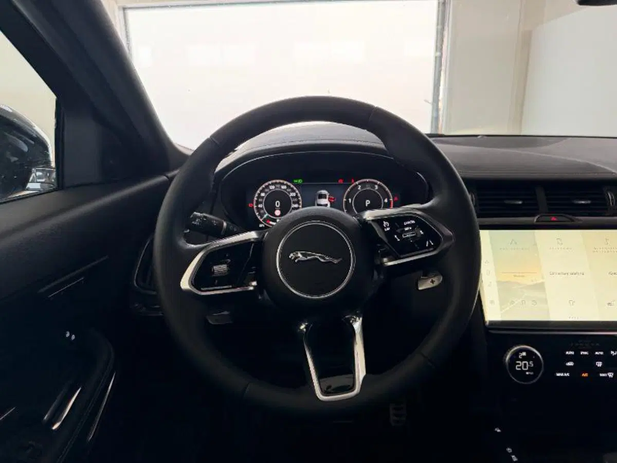 Jaguar E-Pace usata a Venezia (17)