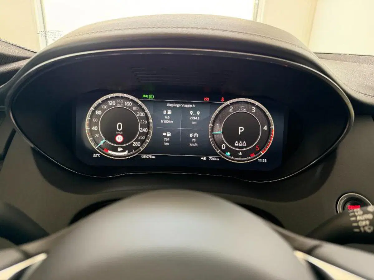 Jaguar E-Pace usata a Venezia (18)