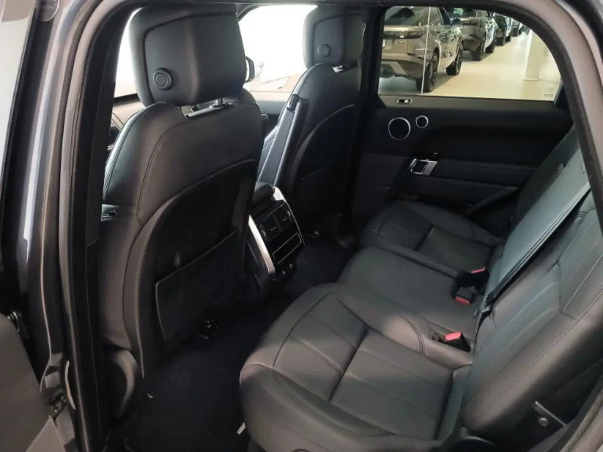 Land Rover Range Rover Sport usata a Venezia (11)