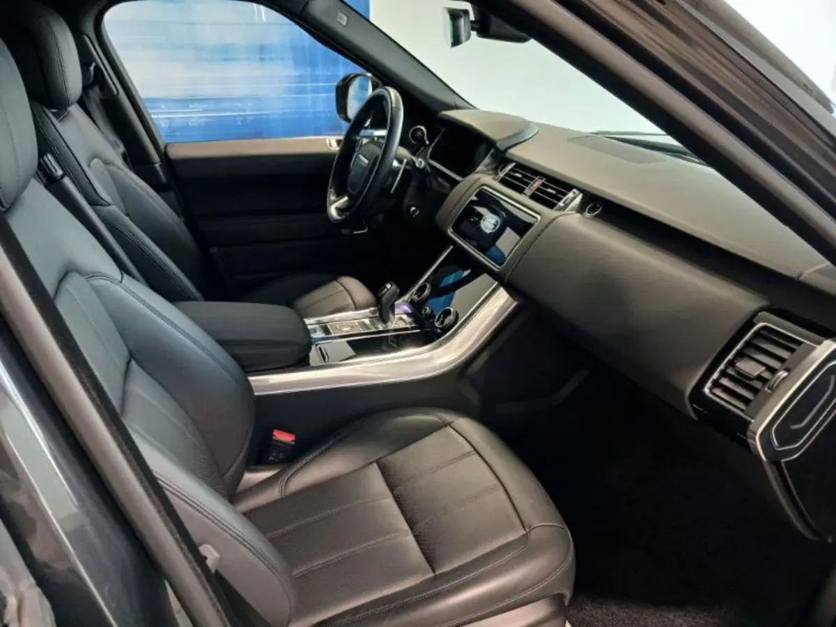 Land Rover Range Rover Sport usata a Venezia (15)