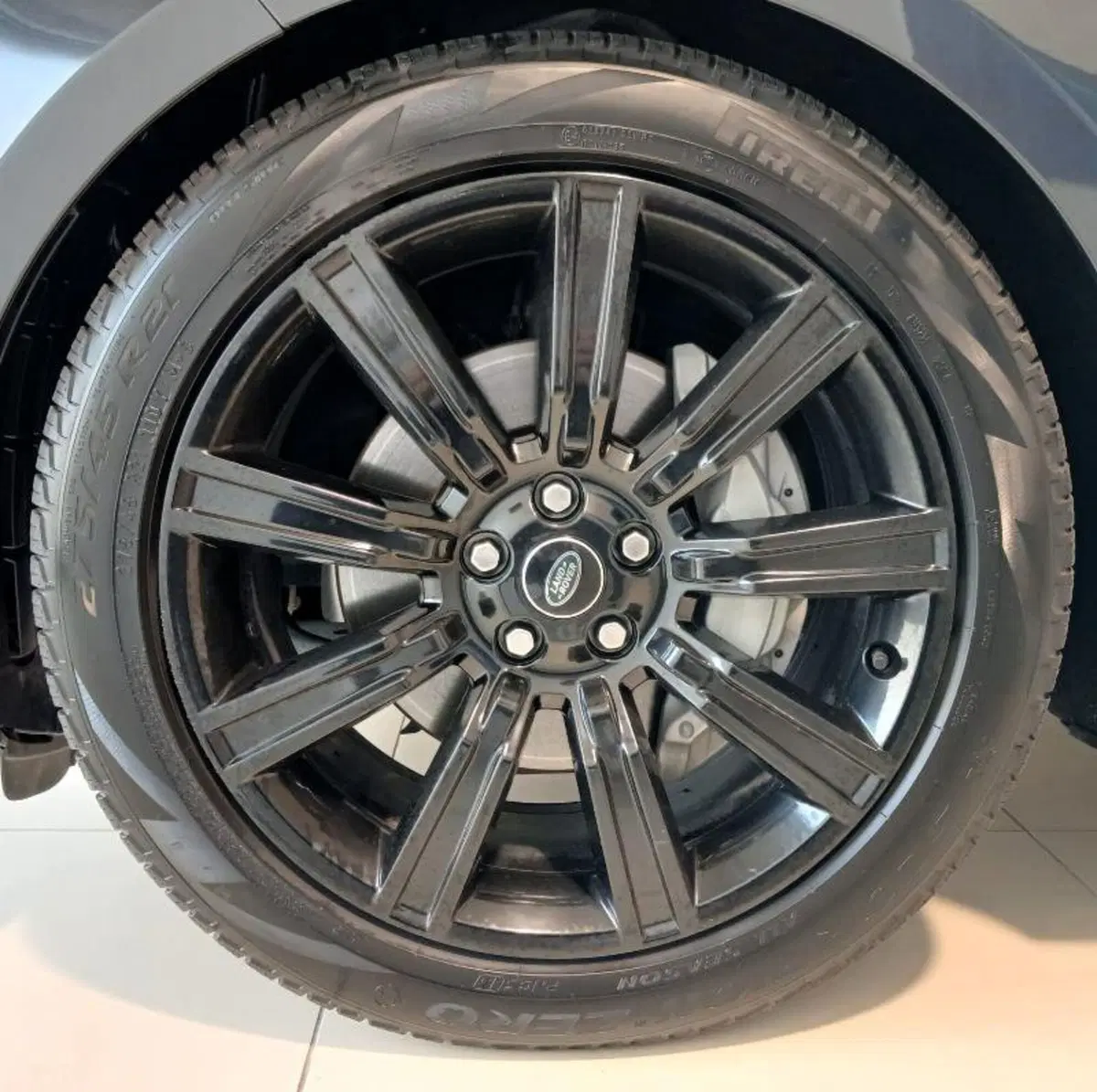Land Rover Range Rover Sport usata a Venezia (9)