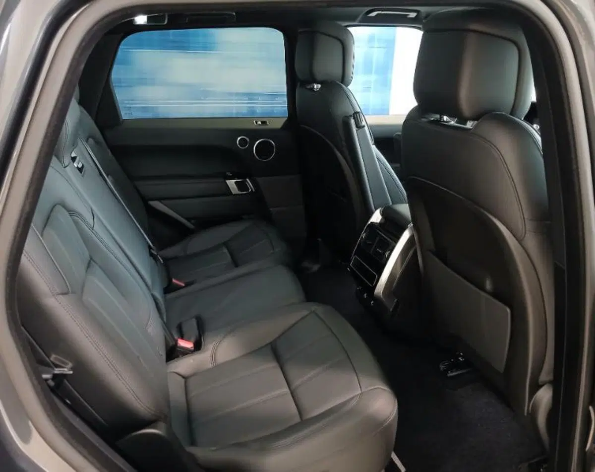Land Rover Range Rover Sport usata a Venezia (14)