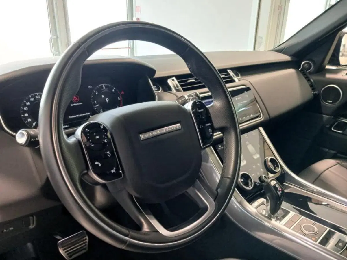 Land Rover Range Rover Sport usata a Venezia (18)