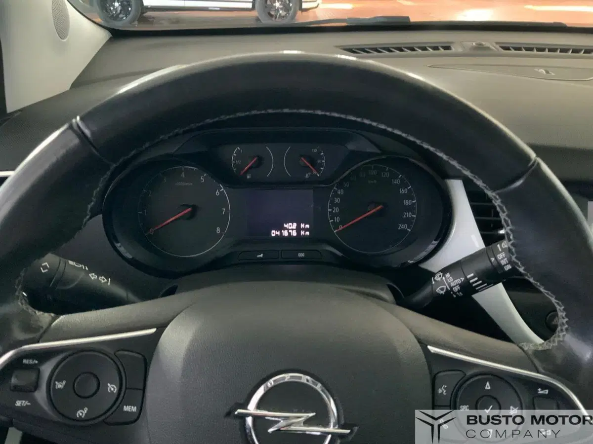 Opel Crossland usata a Varese (13)