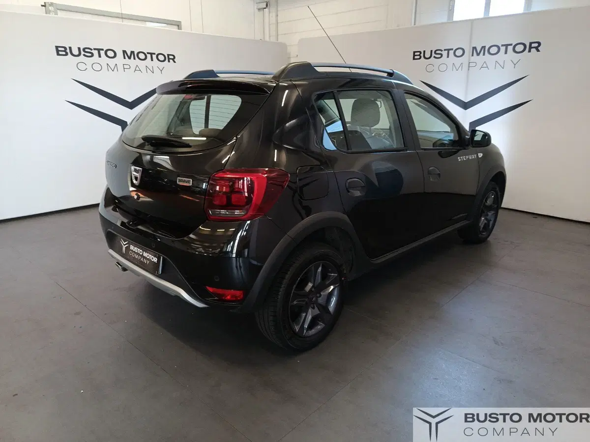 Dacia Sandero usata a Varese (4)