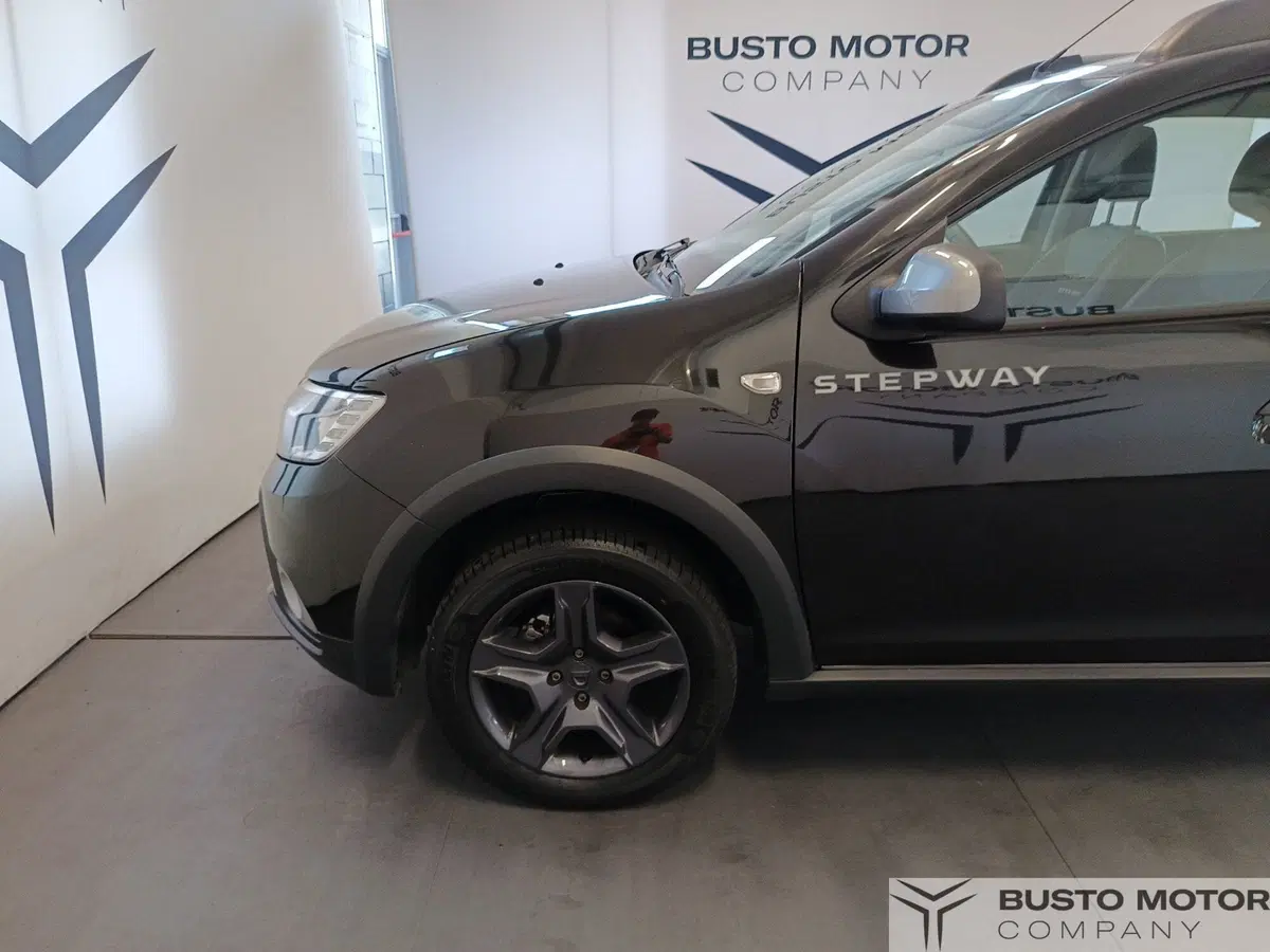 Dacia Sandero usata a Varese (7)
