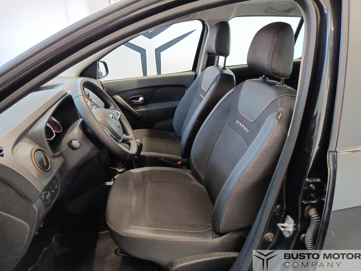 Dacia Sandero usata a Varese (8)
