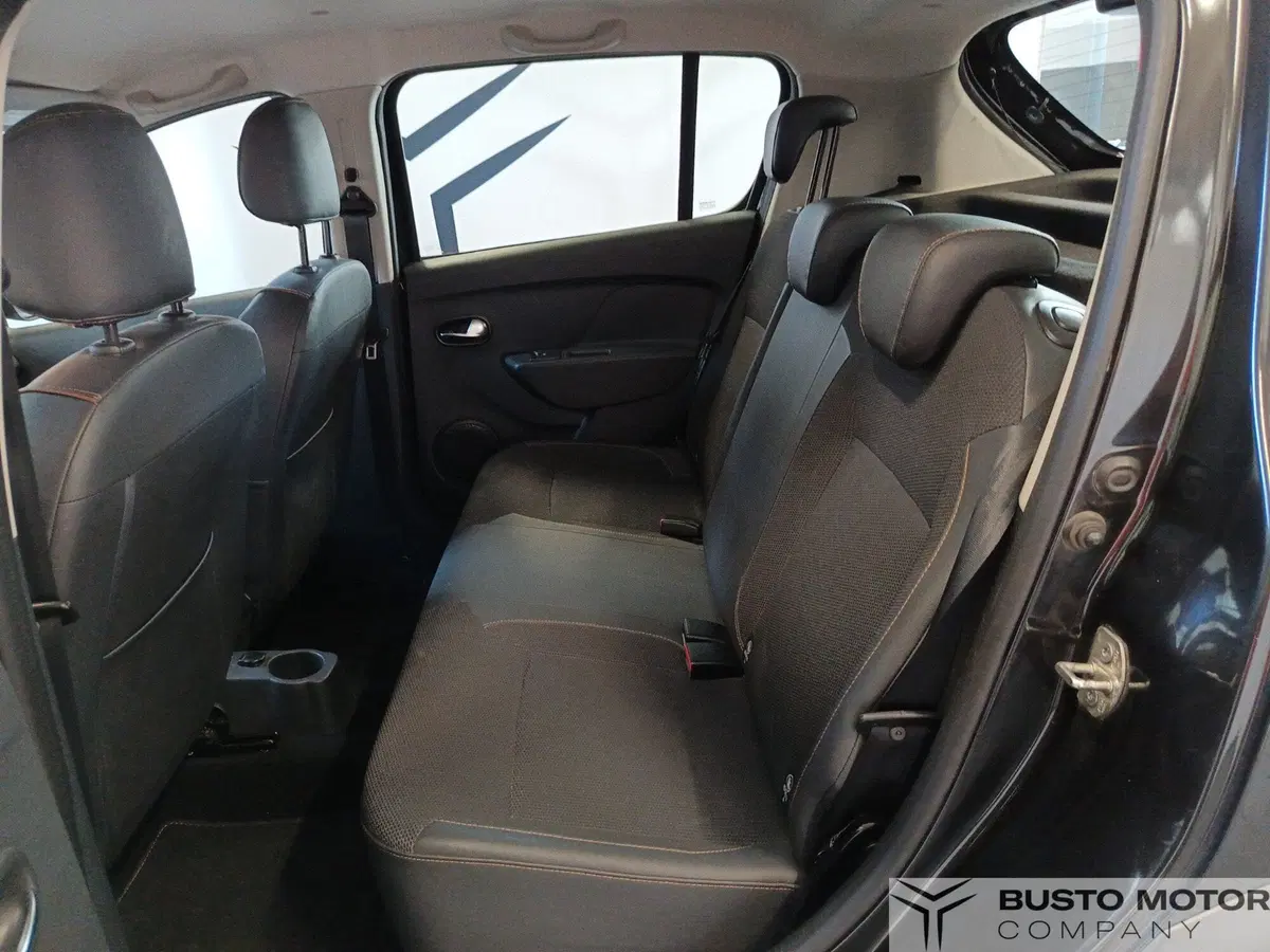 Dacia Sandero usata a Varese (9)