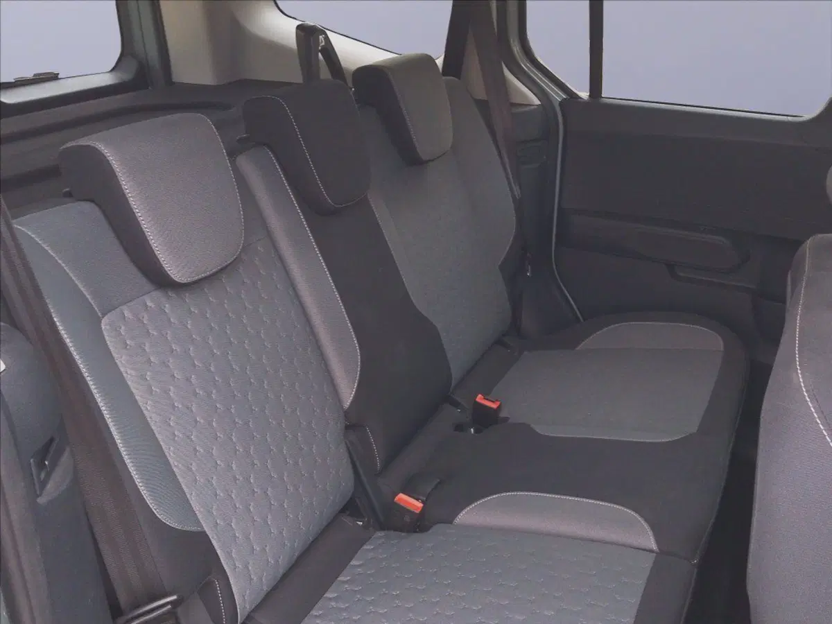 Ford Tourneo Courier usata a Milano (10)