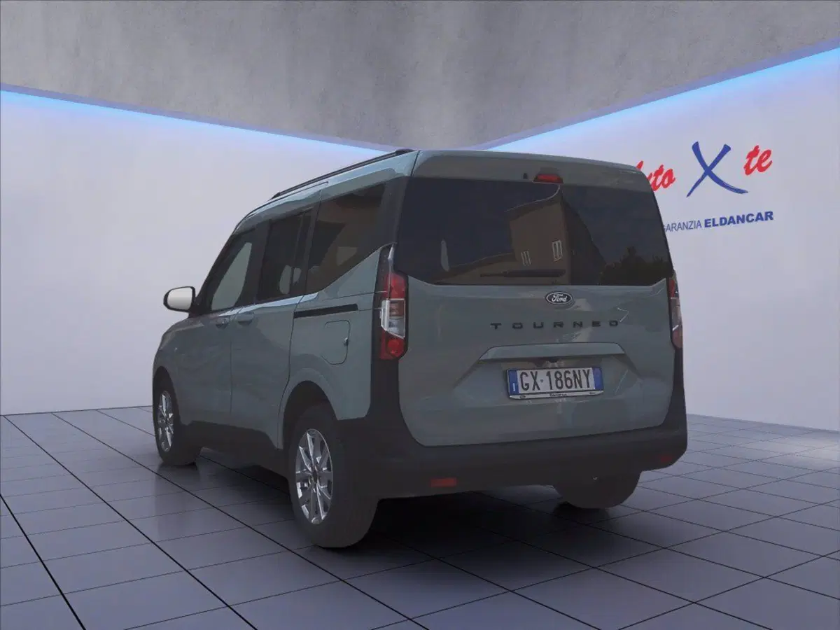 Ford Tourneo Courier usata a Milano (5)