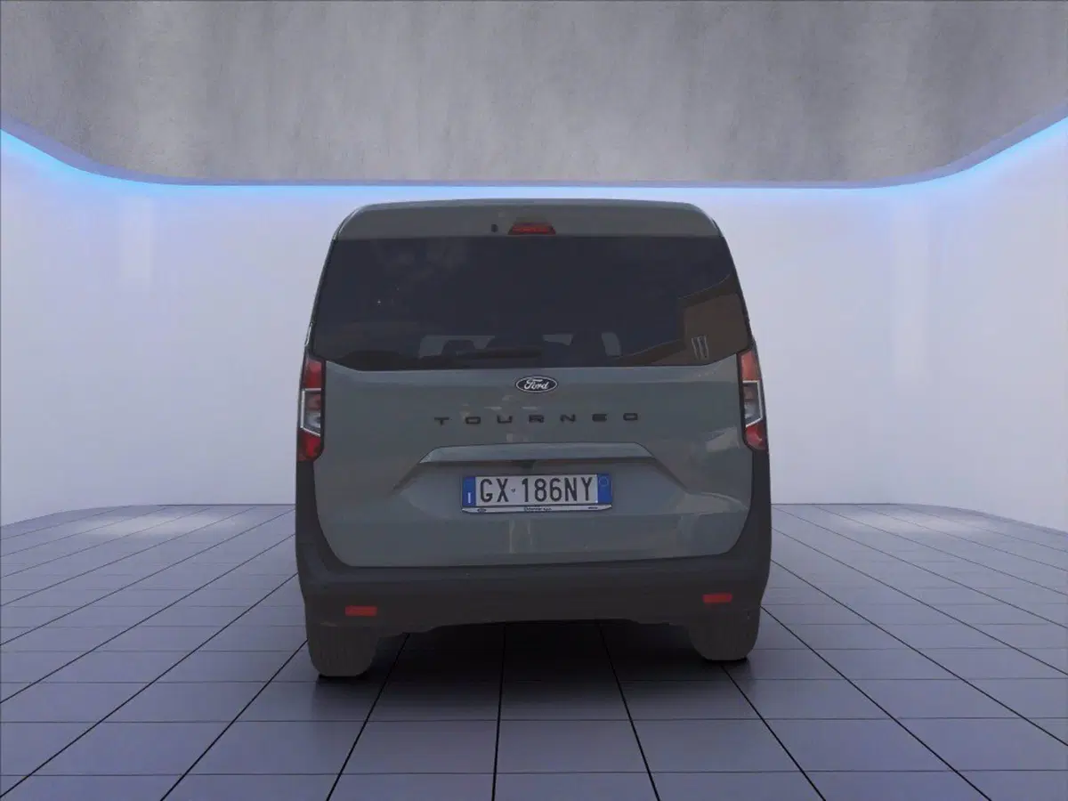 Ford Tourneo Courier usata a Milano (6)