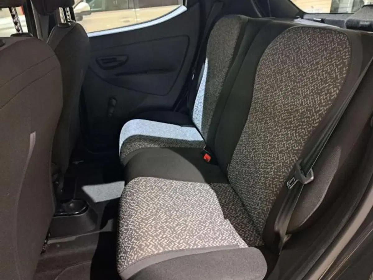 Lancia Ypsilon usata a Savona (15)