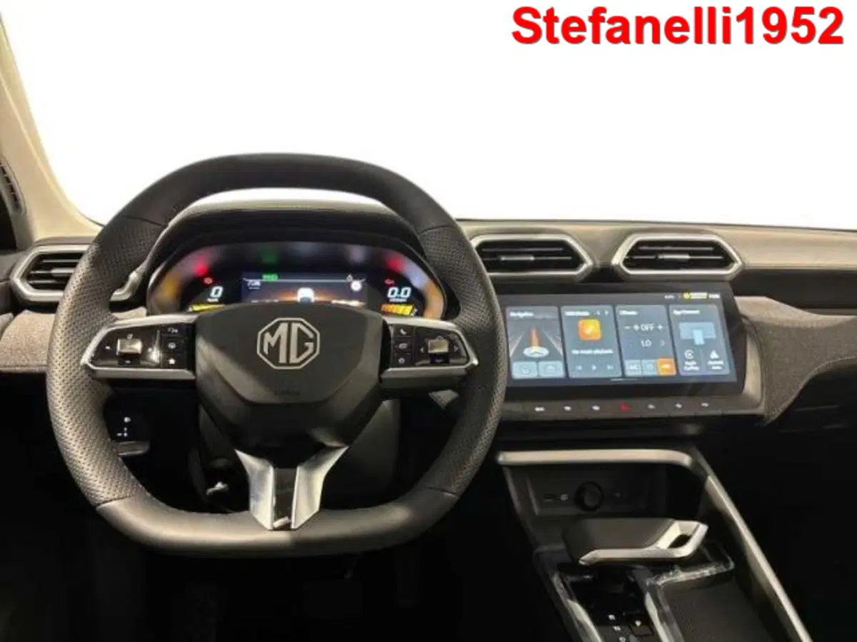 Mg ZS EV nuova a Bologna (14)
