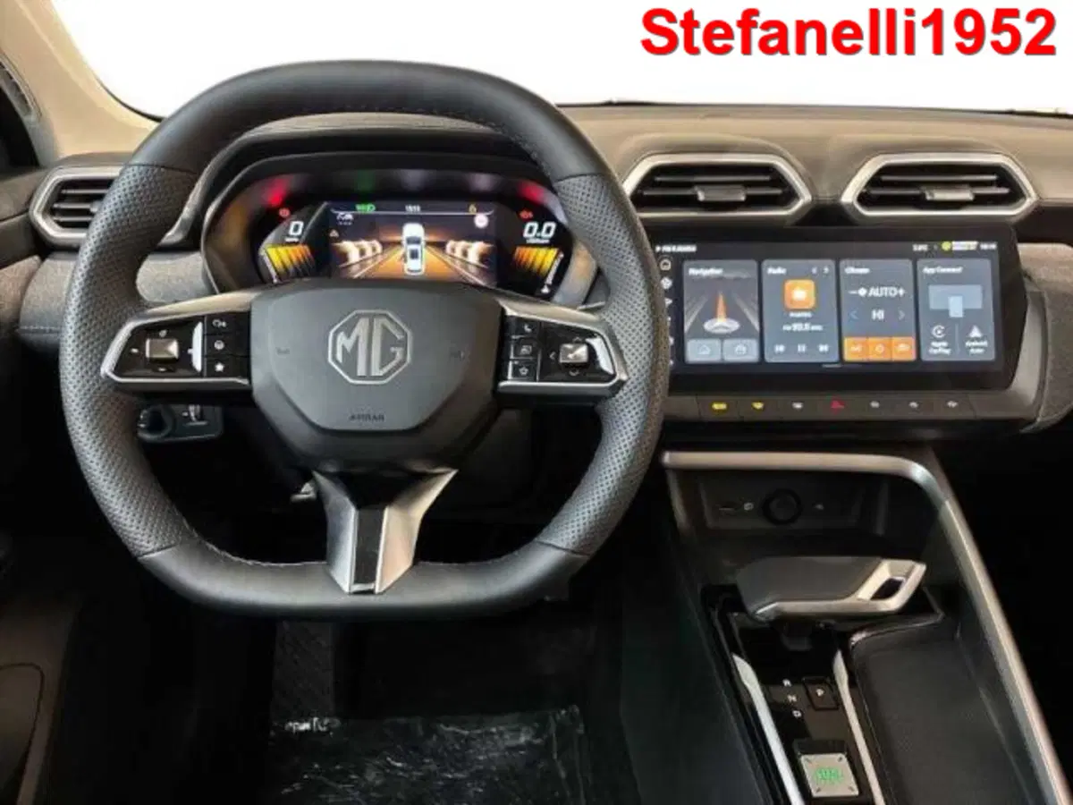 Mg ZS EV nuova a Bologna (14)