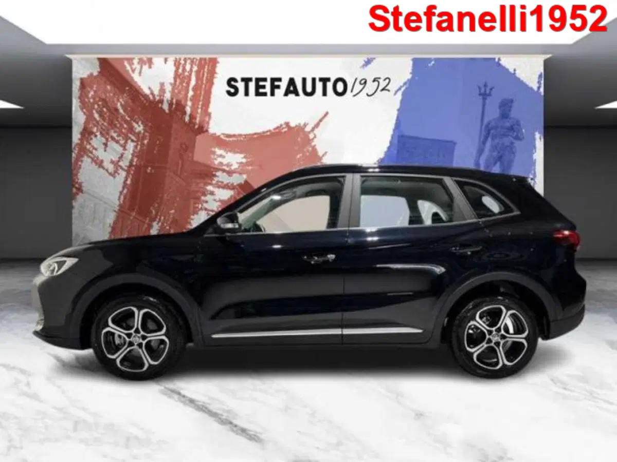 Mg ZS EV nuova a Bologna (3)