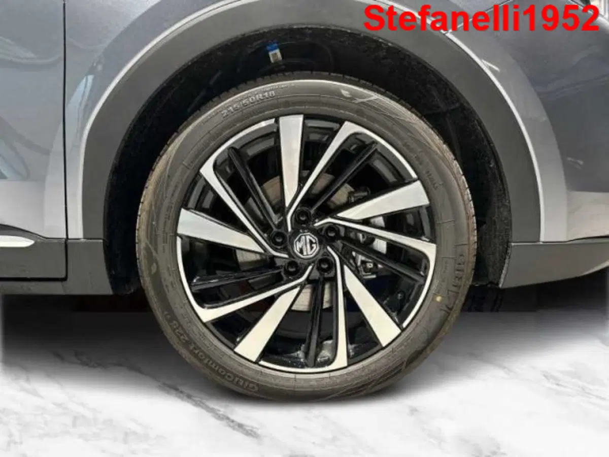 Mg ZS EV nuova a Bologna (8)