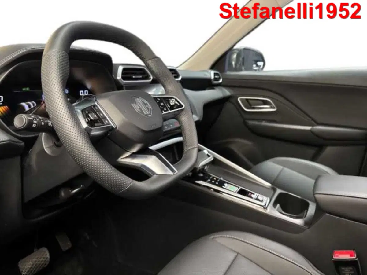 Mg ZS EV nuova a Bologna (11)