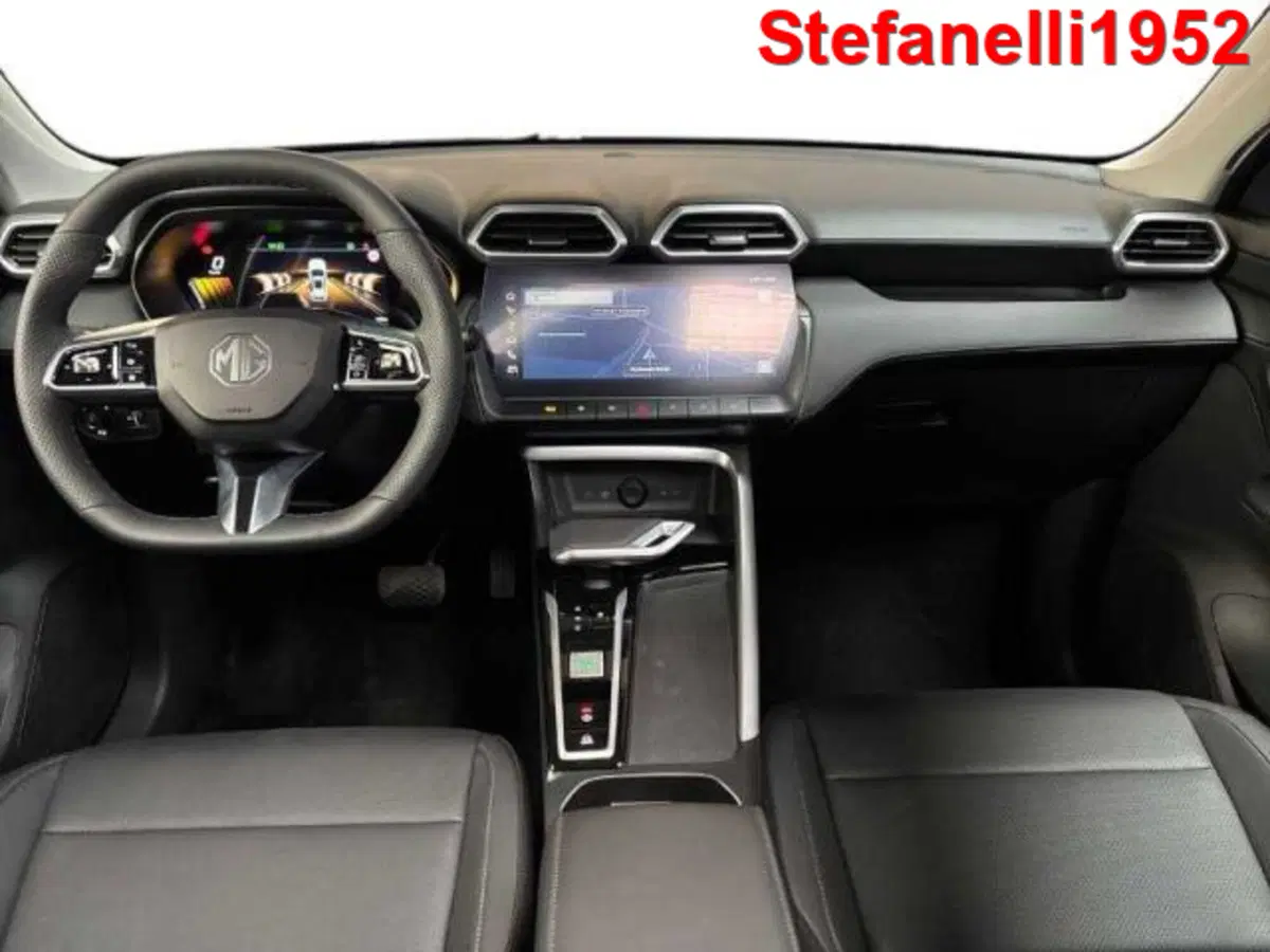 Mg ZS EV nuova a Bologna (13)