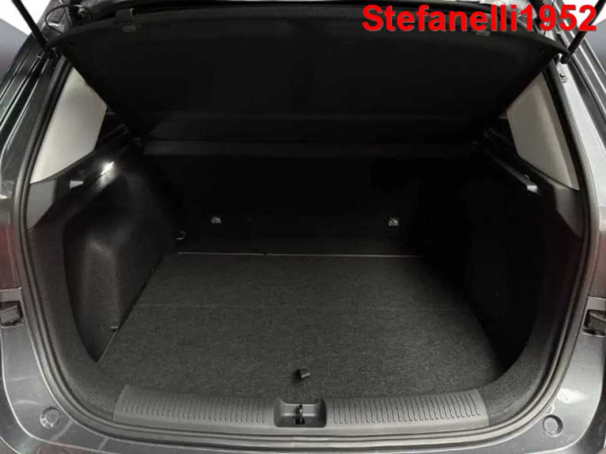 Mg ZS EV nuova a Bologna (7)