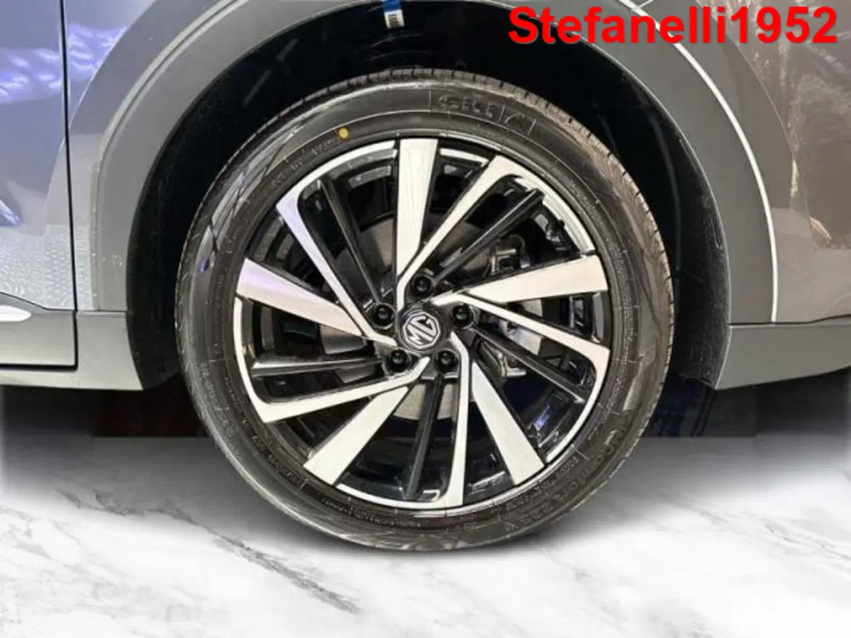 Mg ZS EV nuova a Bologna (8)