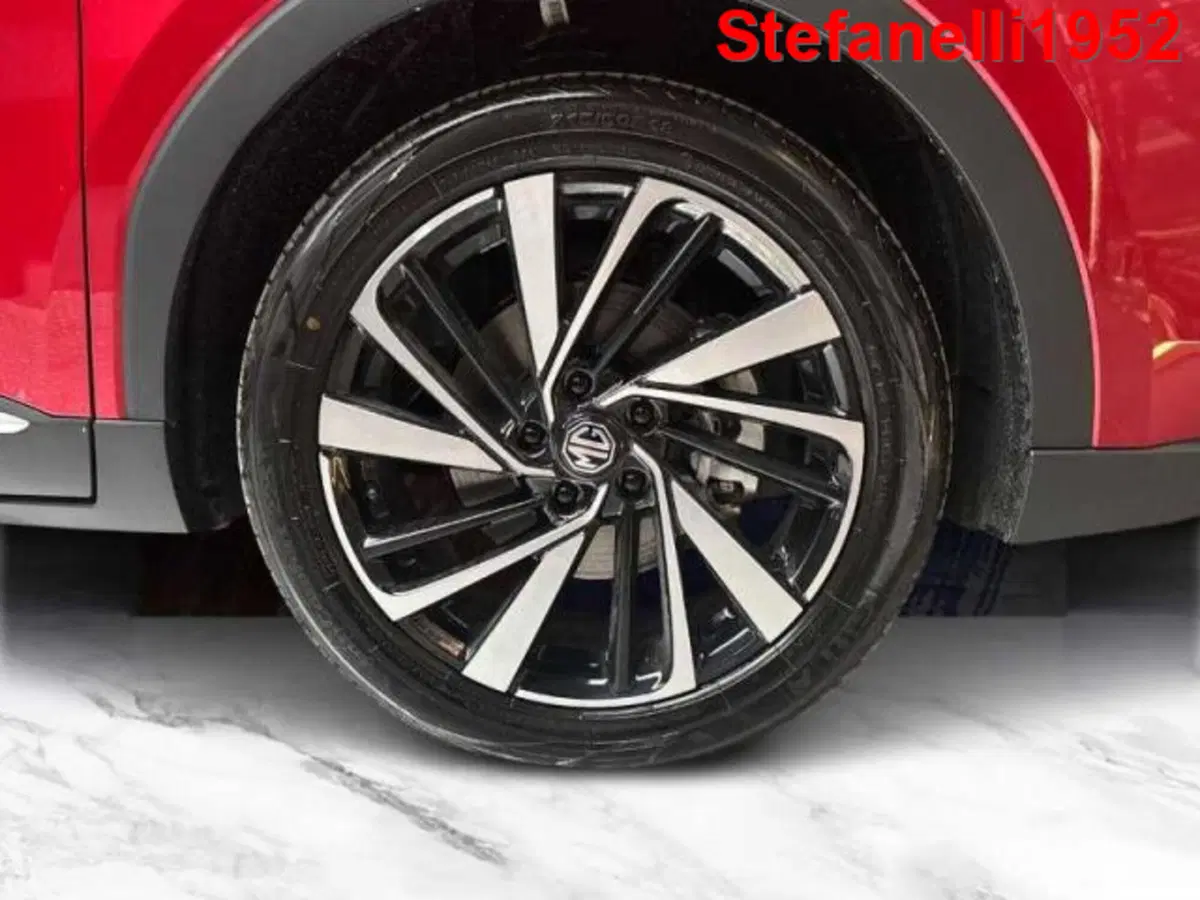Mg ZS EV nuova a Bologna (8)