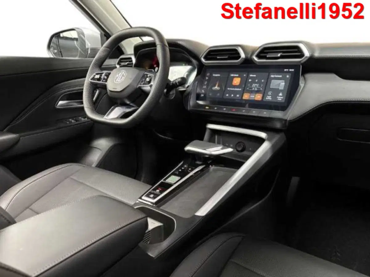 Mg ZS EV nuova a Bologna (15)