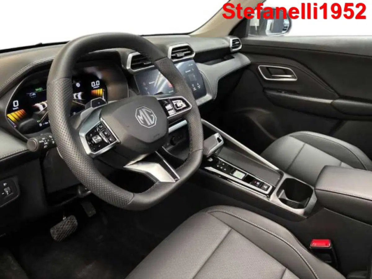 Mg ZS EV nuova a Bologna (11)