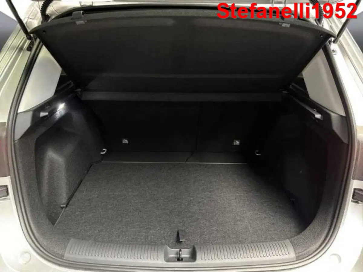 Mg ZS EV nuova a Bologna (7)