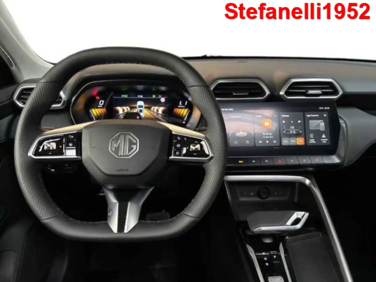 Mg ZS EV nuova a Bologna (14)