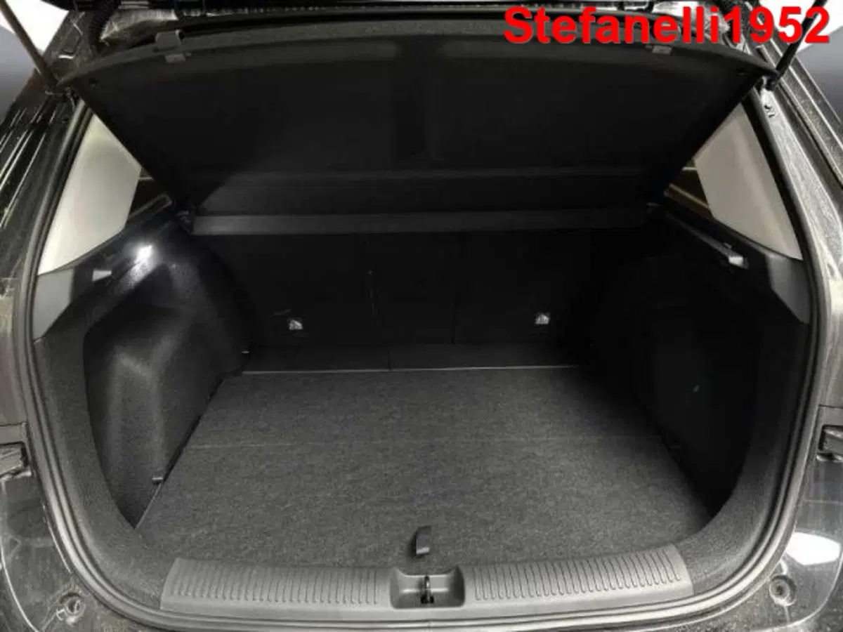 Mg ZS EV nuova a Bologna (7)