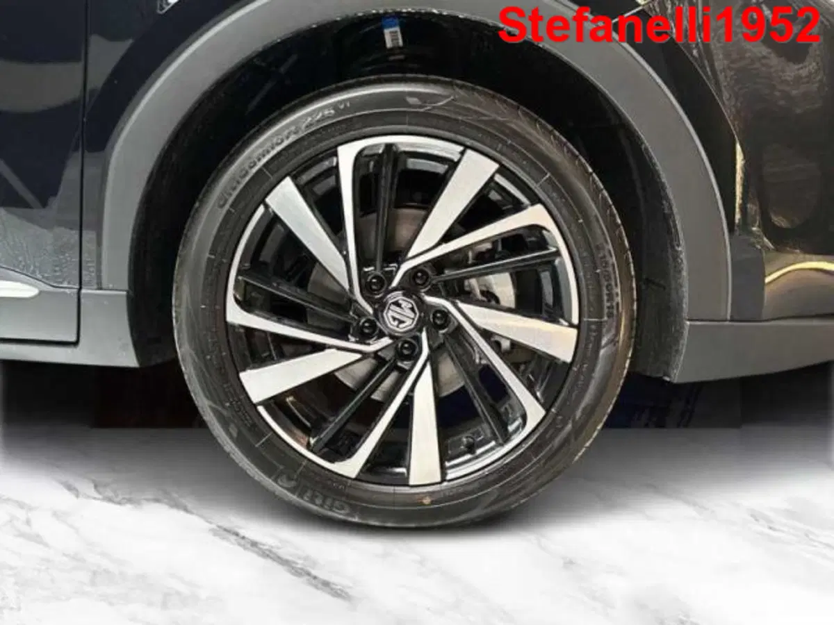 Mg ZS EV nuova a Bologna (8)